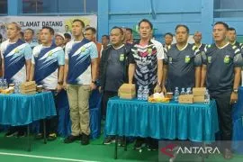 Kotabaru DPRD Deputy Speaker supports badminton athletes regeneration through Bupati Cup