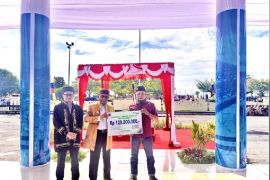 BPJS Ketenagakerjaan Ternate serahkan santunan dalam Upacara Hari Pendidikan Nasional