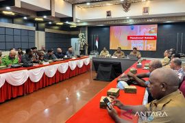 Pemkab Manokwari sepakati perubahan nama distrik melibatkan tokoh adat