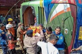 Kecelakaan bus ALS di Padang Panjang Page 1 Small