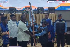 Gubernur Kambu lepas keberangkatan 371 calon haji