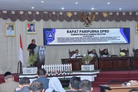 DPRD HSS rapat paripurna tanggapan legislatif raperda perlindungan lahan pertanian