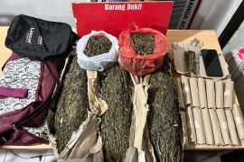 Polresta Banda Aceh tangkap pembawa 3,7 kg ganja