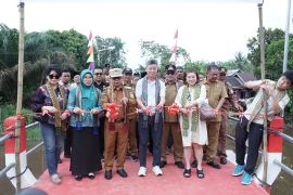 Bupati Sambas resmikan jembatan berkemajuan ke-57