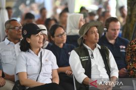 Perempuan tulang punggung perhutanan sosial