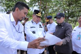 Gubernur Babel tinjau lokasi pembangunan pelabuhan di Koba