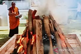 Jasad Murdaya Poo dikremasi di Bukit Dagi Borobudur