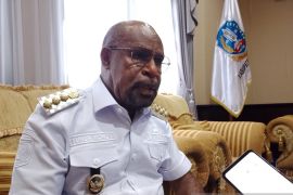 Bupati Yunus Wonda ajak warga Jayapura perangi minuman beralkohol