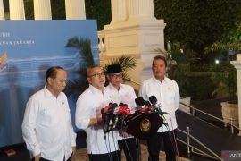 Zulhas sebut Koperasi Merah Putih ditargetkan mulai beroperasi di desa pada 28 Oktober
