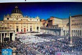 Kepulan asap hitam tandai belum ada Paus terpilih pada hari pertama konklaf