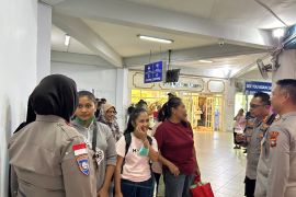 Polda Kepri kawal pemulangan 105 PMI dideportasi dari Malaysia