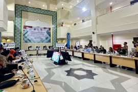 DPR RI pantau layanan kesehatan di Asrama Haji Embarkasi Banjarmasin