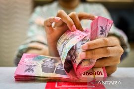 Rupiah melemah seiring pernyataan The Fed yang lebih "hawkish"