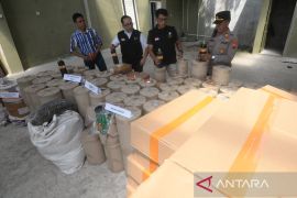 BPOM dan Polda Jateng gerebek empat lokasi produksi jamu ilegal di Klaten