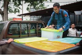 Kejati NTB angkut empat boks dokumen hasil geledah di Pemprov dan GNE