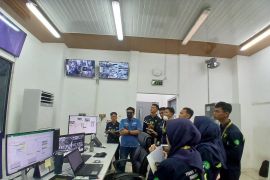 Mahasiswa Universitas Jambi belajar pengolahan - penambangan PT Timah