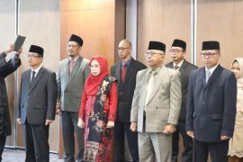 Rektor Unja lantik Dekan dan Wakil Dekan periode 2025-2029
