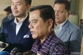 Adik ipar Jokowi sebut keluarga harap kasus ijazah palsu cepat selesai