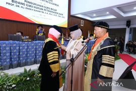 Unida kukuhkan Prof Endeh Suhartini Guru Besar Ilmu Hukum Ketenagakerjaan