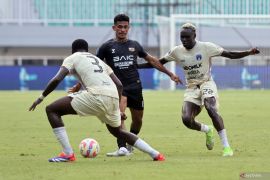 Liga 1 Indonesia - Empat tim masih berpeluang tampil di kompetisi Asia musim depan