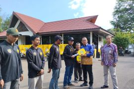 Tujuh kelompok peternak di Tabalong terima bantuan sarana angkutan