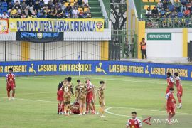 Barito Mania: Tak etis anggota DPRD Banjar komplain tempat duduk stadion