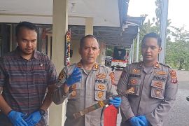 Sering dimarahi, anak tega bunuh ayah angkat di Gunung Mas