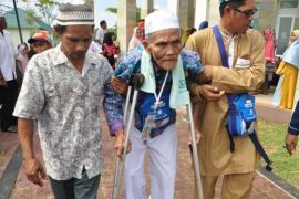 Didominasi Lansia, Kemenag imbau calon haji Tapsel jaga kesehatan dan ikuti arahan petugas