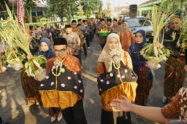 Tradisi manten tebu PG Modjopanggung