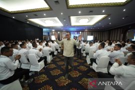 Kerja di luar negeri jangan cuma cari uang, kata Menteri P2MI