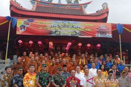 Wakil Wali Kota  sambut kedatangan Biksu Thudong di Magelang