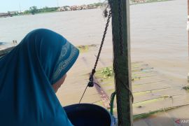 Sungai Musi kembali normal usai tragedi kapal jukung meledak