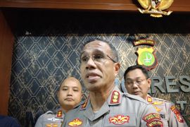 Polisi memeriksa rumah di Duren Sawit terkait temuan tengkorak