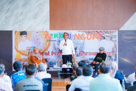 Gubernur Sulteng wajibkan OPD membuka informasi publik kepada media