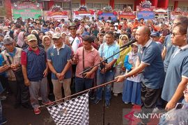 Bupati ajak seluruh guru di Banyumas gemar berolahraga
