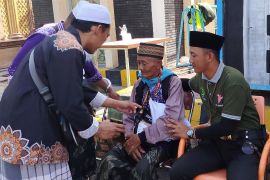 PPIH Surabaya beri penanganan medis calon haji alami gejala demensia