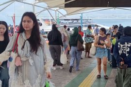 Expect exchange students to promote Seribu Islands: official