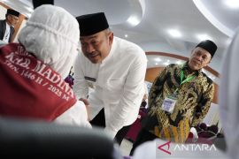 359 calhaj Kloter 10 Embarkasi  Medan berangkat ke Tanah Suci