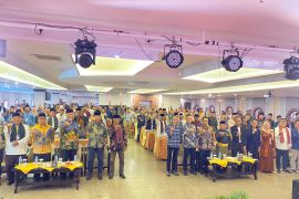 Buka Mubes ke-1 Organisasi Minang se-Kepulauan Riau, Gubernur Sumbar Ajak Perantau jadi Nasabah Bank Nagari