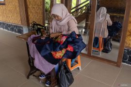 Kerajinan Selendang Kerancang Koto Gadang