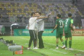 Persebaya berambisi meraih kemenangan meski tak didampingi Paul Munster