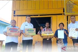 Tambrauw salurkan modal usaha bagi pelaku usaha Papua