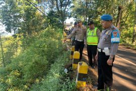 Polisi selidiki penyebab kecelakaan tunggal jip wisata di jalur Bromo
