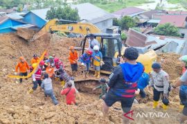 BPBD-SAR  tuntaskan penemuan empat korban longsor Samarinda