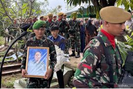 Korban pemusnahan amunisi, Mayor Anda sosok militan