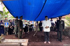 Mayor (Cpl) Anda Rohanda korban ledakan amunisi dimakamkan di Bandung Selasa ini