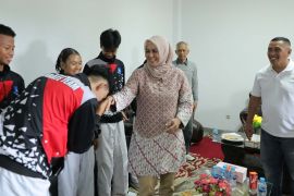 Wagub Babel lepas keberangkatan tujuh atlet ikuti Kejurnas Karate di Riau