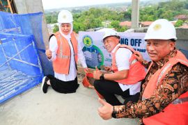 Khofifah: Gedung Gus Dur RSU Muslimat Ponorogo tingkatkan layanan KIA