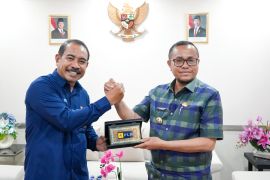 PLN UIW MMU- Pemkab Bursel komitmen wujudkan pemerataan listrik