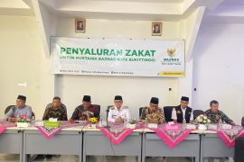 BAZNAS Bukittinggi distribusikan dana zakat